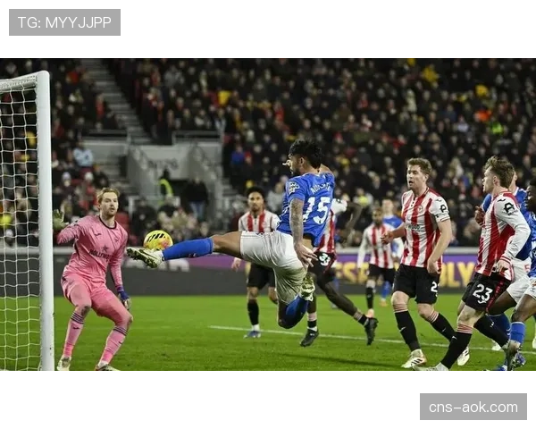 阿森纳大胜6分领跑英超，曼城维拉遇阻争冠形势胶着